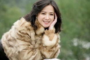 明星何晴个人资料,影视圈的多面才女，从青涩到优雅的蜕变之路