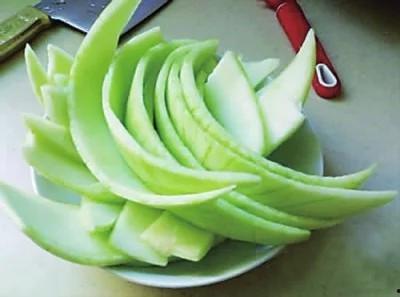 吃瓜洗脸有什么好处,揭秘日常护肤的神奇组合