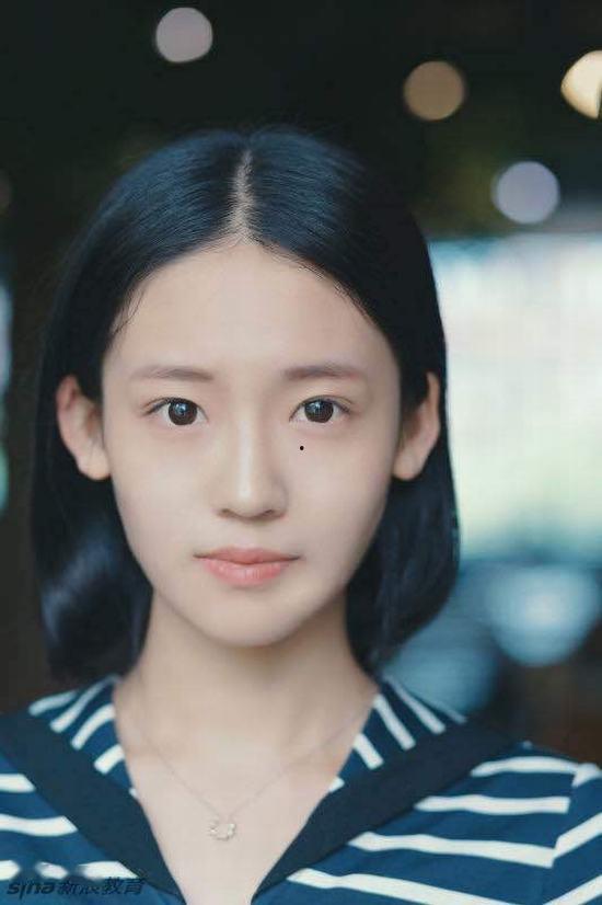 合肥校花吃瓜,校园生活趣味横生