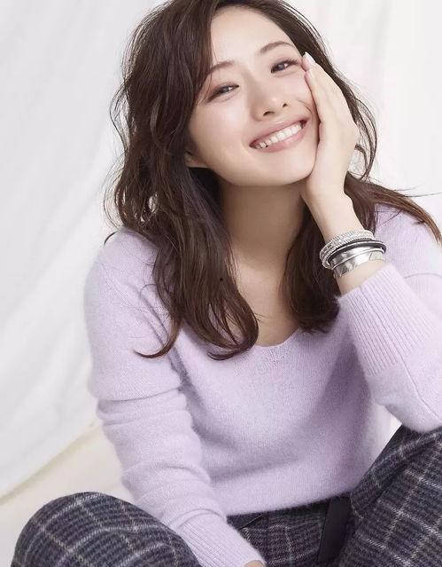 32岁女明星,璀璨星途与岁月静好的完美融合