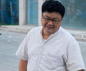 喜剧明星洪剑涛图片,喜剧界的笑匠，欢乐源泉的守护者